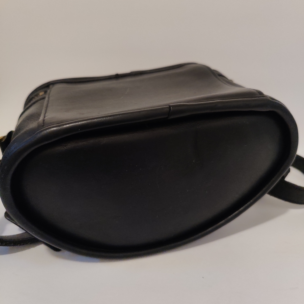 Coach Black Leather Top-Handle Crossbody Bag with Gold Hardware - Picture 4 of 12